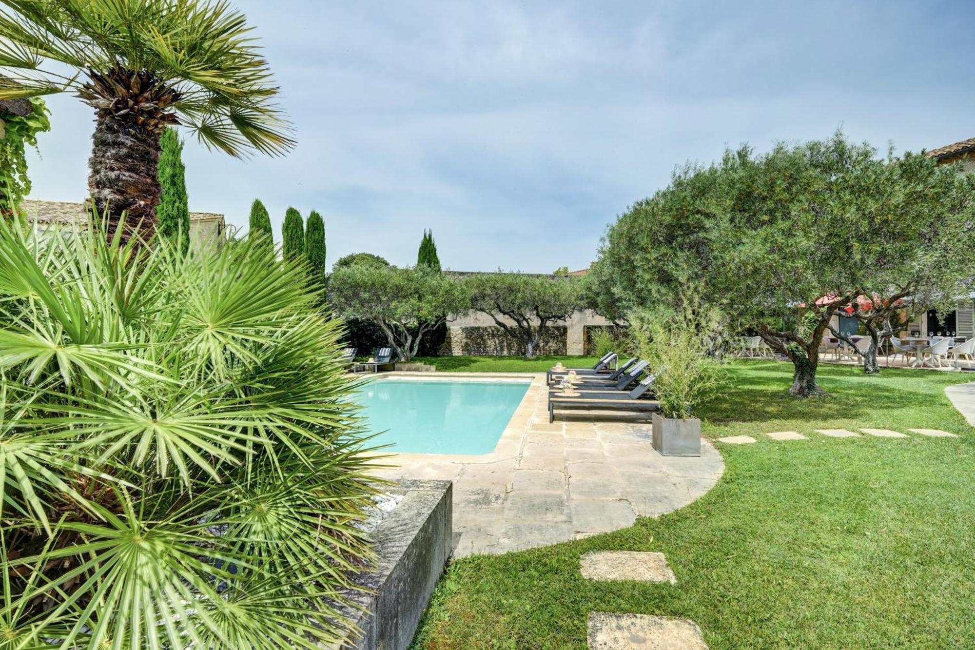 La Belle Vie Saint-Hilaire-d'Ozilhan Exterior photo