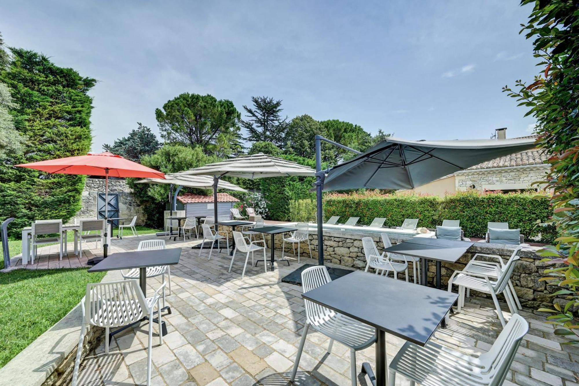 La Belle Vie Saint-Hilaire-d'Ozilhan Exterior photo